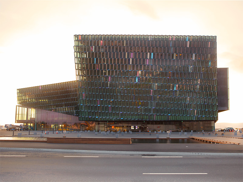 Harpa - Reykjavík concert hall and conference centre Facade Olafur Eliasson - with Variotrans Colour effect glass sunset